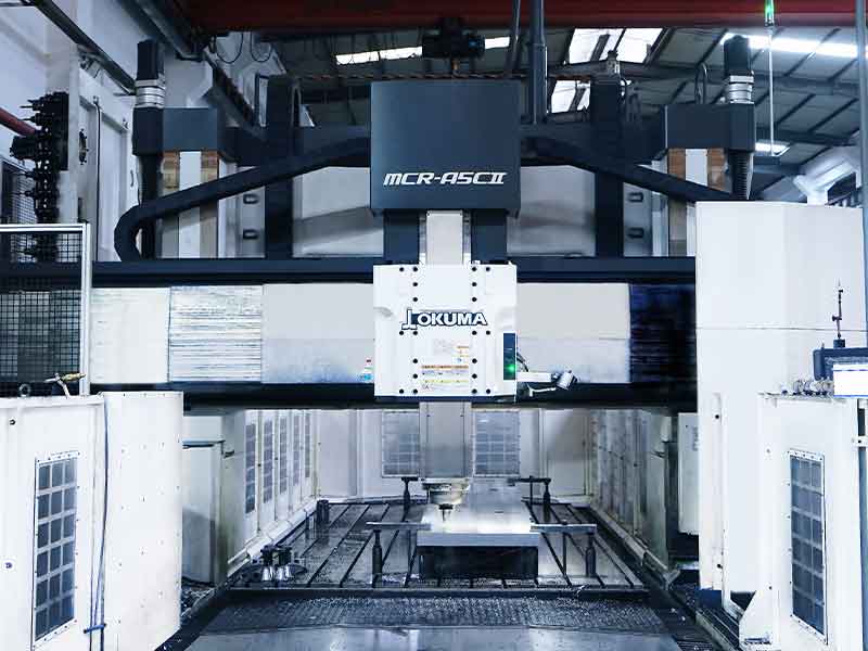  OKUMA maquinaria